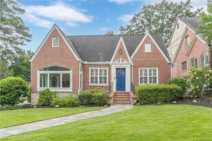 1189 Reeder Cir NE in Atlanta, GA - Building Photo