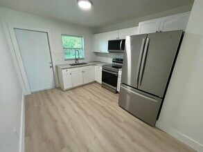 2135 Sibley Ave in Fort Pierce, FL - Building Photo - Building Photo