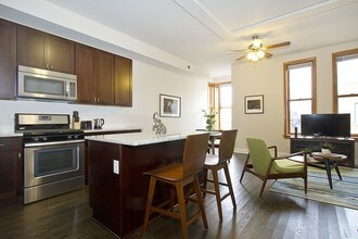 939 W Armitage Ave-Unit -B in Chicago, IL - Building Photo - Building Photo