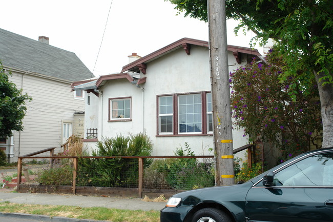 726-730 45th St in Oakland, CA - Foto de edificio - Building Photo