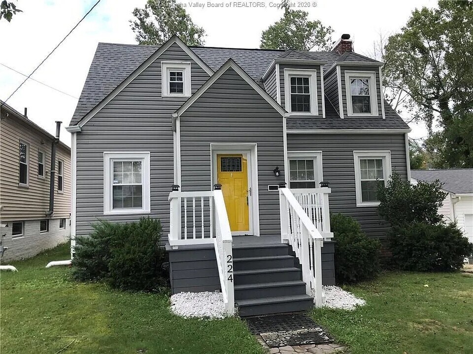 224 Green Oak Dr in Huntington, WV - Foto de edificio