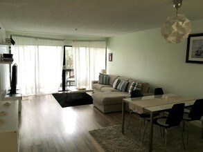 3000 Presidential Way-Unit -303 in West Palm Beach, FL - Building Photo - Building Photo