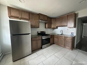 159 Lewis St in Perth Amboy, NJ - Building Photo - Building Photo
