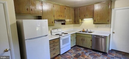45565 Camelot Ct in Lexington Park, MD - Building Photo - Building Photo