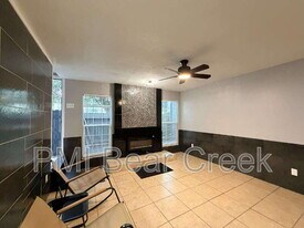 9550 Deering Dr in Houston, TX - Building Photo
