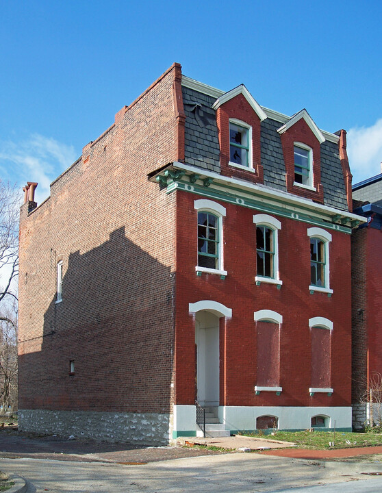 1913 Bremen Ave in St. Louis, MO - Building Photo