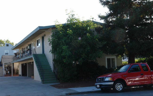 116 Myrtle Rd in San Mateo, CA - Building Photo - Building Photo