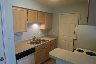 1521 Lincoln Way, Unit 303 in McLean, VA - Building Photo - Building Photo