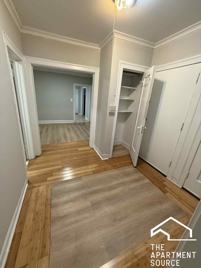 property at 6304 N Oakley Ave