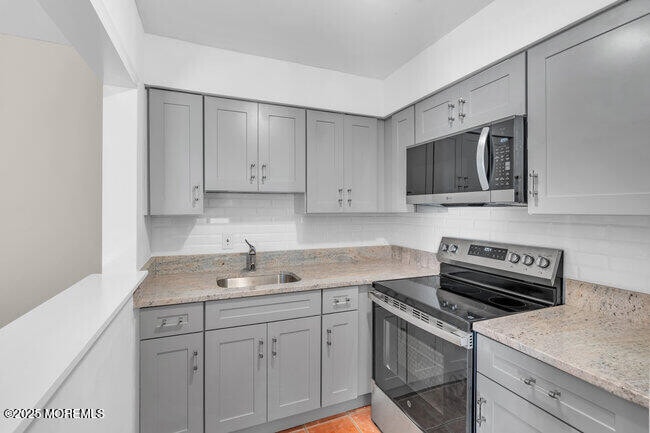 735 Greens Ave in Long Branch, NJ - Building Photo - Building Photo