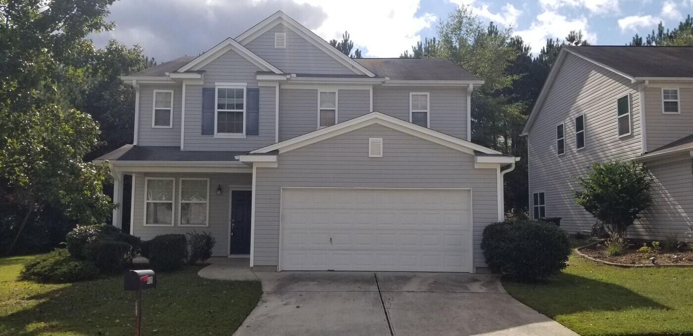 2761 Groovers Lake Point in Lithia Springs, GA - Building Photo