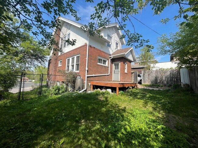414 N 19th Ave E in Duluth, MN - Building Photo - Building Photo