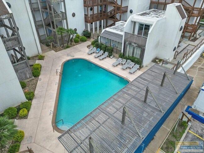6201 Padre Blvd in South Padre Island, TX - Foto de edificio - Building Photo