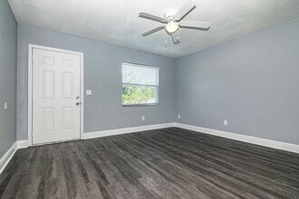 107 Karde Ln in Brandon, FL - Building Photo - Building Photo