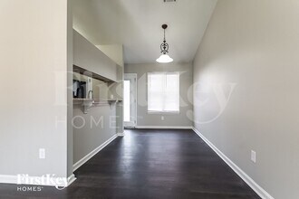 1061 Park Creek Cir in Lawrenceville, GA - Building Photo - Building Photo