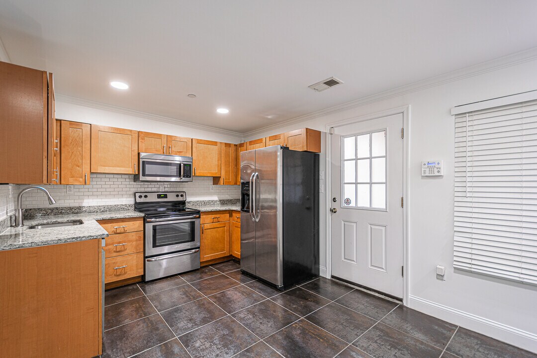 1203 Delafield Pl NW in Washington, DC - Building Photo