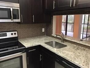 10700 NW 14th St in Plantation, FL - Building Photo - Building Photo
