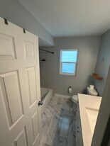 8741 Vamo Rd in Sarasota, FL - Building Photo