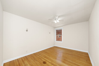 559 W Aldine Ave, Unit 550-N1 in Chicago, IL - Building Photo - Building Photo