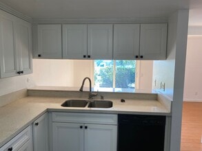 140 E El Norte Pkwy in Escondido, CA - Building Photo - Building Photo