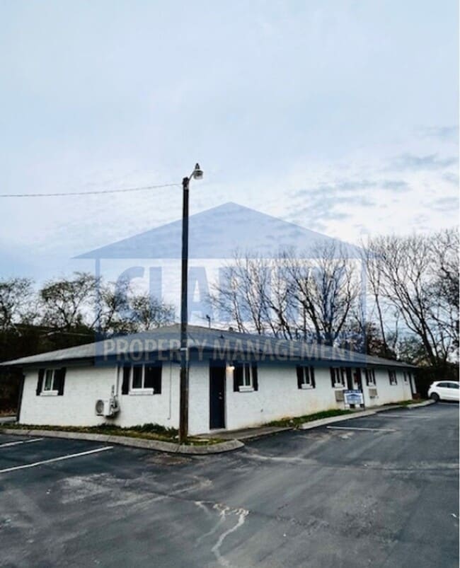 property at 1705 Clemmer St NE