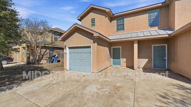 1121 Brown Rock Dr in New Braunfels, TX - Building Photo - Building Photo