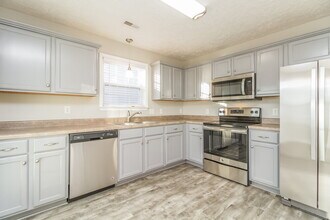 1625 Beaconcrest Cir in Murfreesboro, TN - Foto de edificio - Building Photo