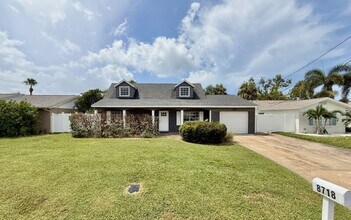 8718 Thornwood Ln in Tampa, FL - Building Photo - Building Photo