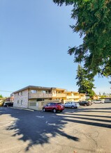 21305 80th Ave W, Unit NW 216 in Edmonds, WA - Foto de edificio - Building Photo