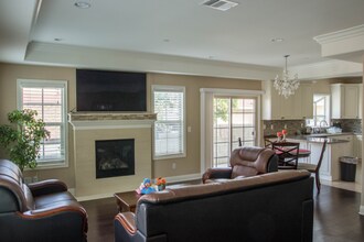328 S Alhambra Ave in Monterey Park, CA - Building Photo - Building Photo