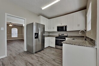 17715 Seven Pines Dr in Spring, TX - Building Photo - Building Photo