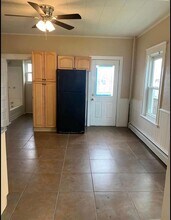 382 E Grove St in Nanticoke, PA - Foto de edificio - Building Photo