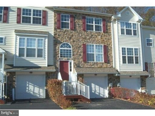 254 Yorktown Ct in Malvern, PA - Building Photo