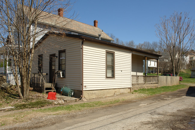 308 Gross Ave in Marietta, OH - Building Photo - Building Photo