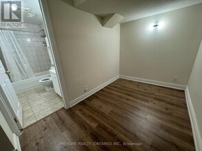 33 Camellia Dr in Richmond Hill, ON - Building Photo - Building Photo