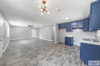 21 Eloy St in Brownsville, TX - Building Photo - Building Photo