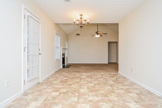 10 Stone Ridge Dr in Covington, GA - Building Photo - Building Photo