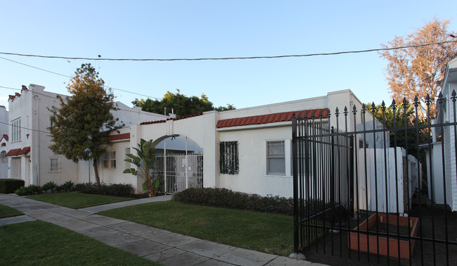 1421 N Catalina St in Los Angeles, CA - Building Photo - Building Photo