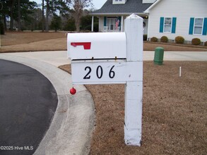 206 Slow Ln in Morehead City, NC - Building Photo - Building Photo