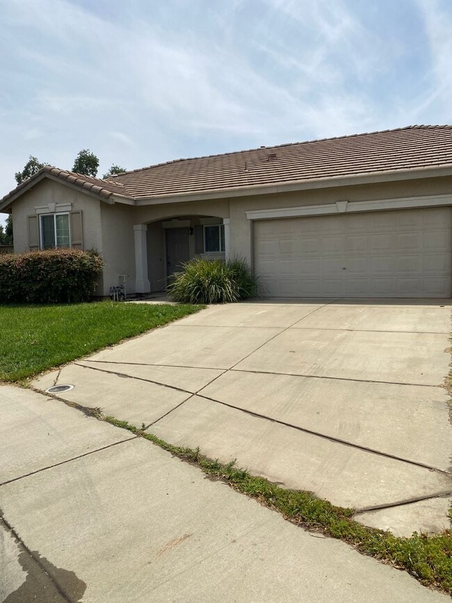 336 Eagle Dr in Ione, CA - Foto de edificio - Building Photo