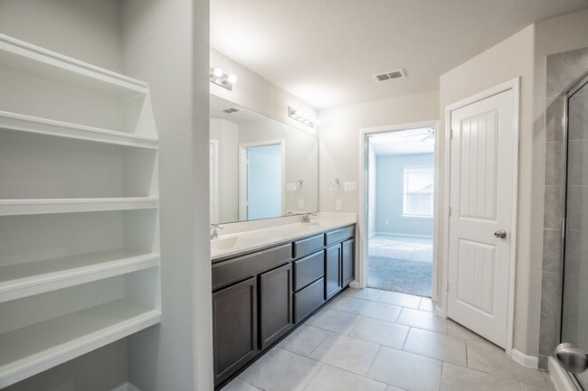 1407 Wheatland Terrace Ln