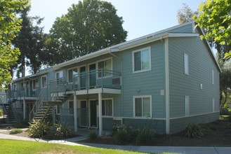 Country Hills in San Jose, CA - Foto de edificio - Building Photo