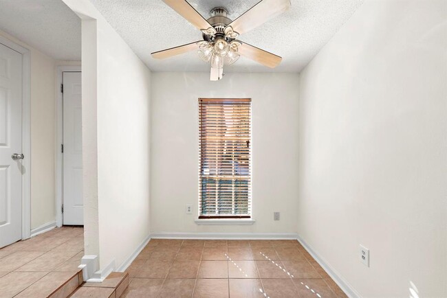 711 Holiday Dr in Galveston, TX - Building Photo - Building Photo