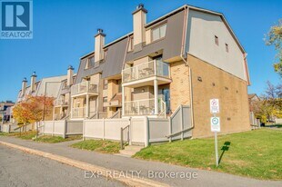 16 Sweetbriar Cir in Ottawa, ON - Building Photo