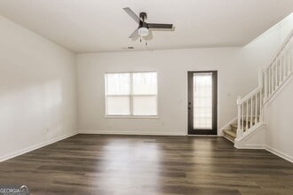 2555 Flat Shoals Rd in College Park, GA - Building Photo - Building Photo