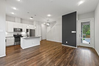 5610 Patrick St in Houston, TX - Building Photo - Building Photo