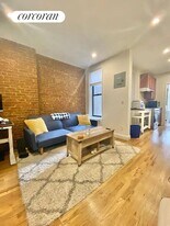 509 E 81st St in New York, NY - Building Photo