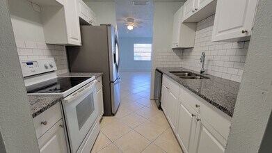 4531 67th St W in Bradenton, FL - Building Photo - Building Photo