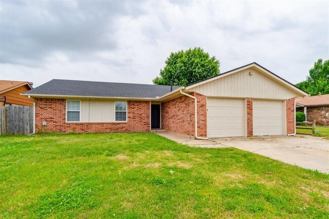 10212 Birkenhead Rd in Yukon, OK - Building Photo - Building Photo