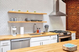 120 E 13th St, Unit ID1056090P in Cincinnati, OH - Building Photo - Building Photo